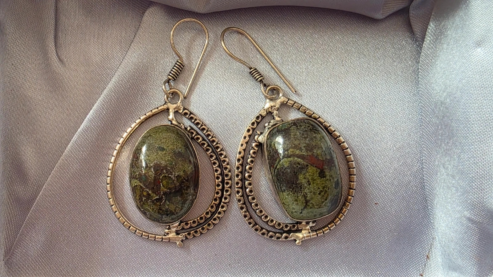 Conjunto artesanal étnico Anillo talla 16, pendientes y colgante– Piedra natural verde 3