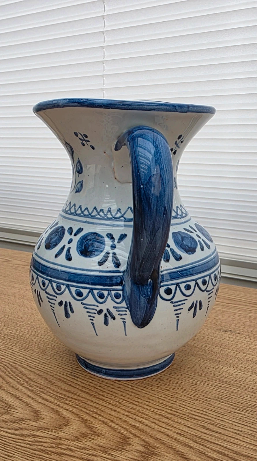 Jarrón de Talavera artesanal pintado a mano 💙🤍 Cerámica española – Talavera 2
