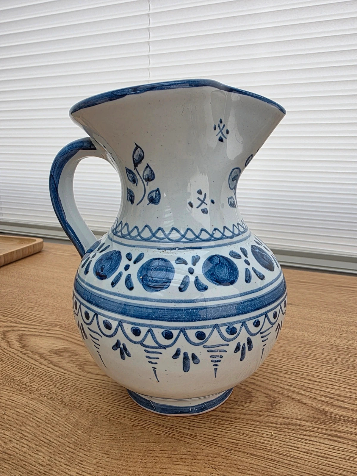 Jarrón de Talavera artesanal pintado a mano 💙🤍 Cerámica española – Talavera 3
