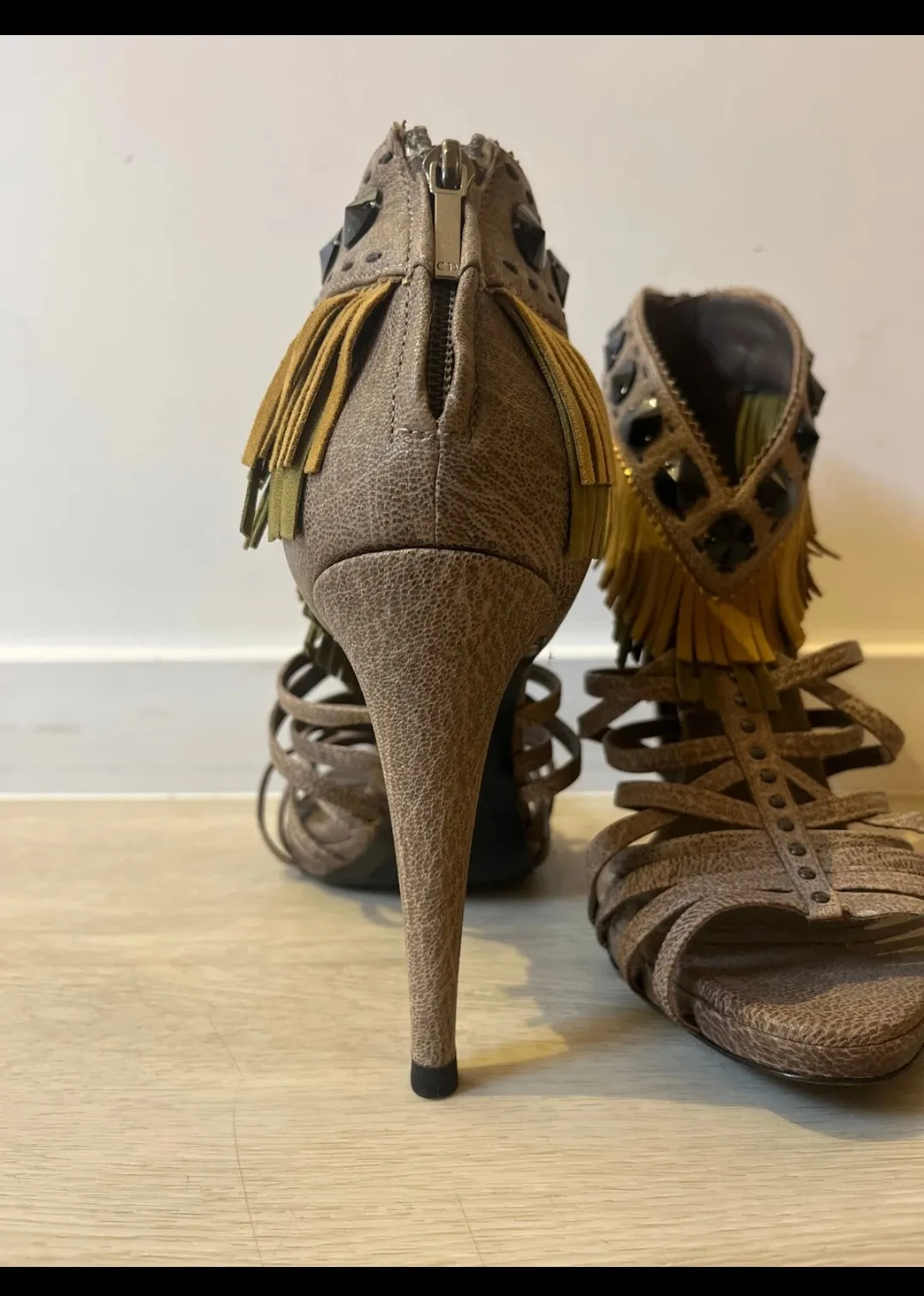 Sandales à talons avec franges et strass 3