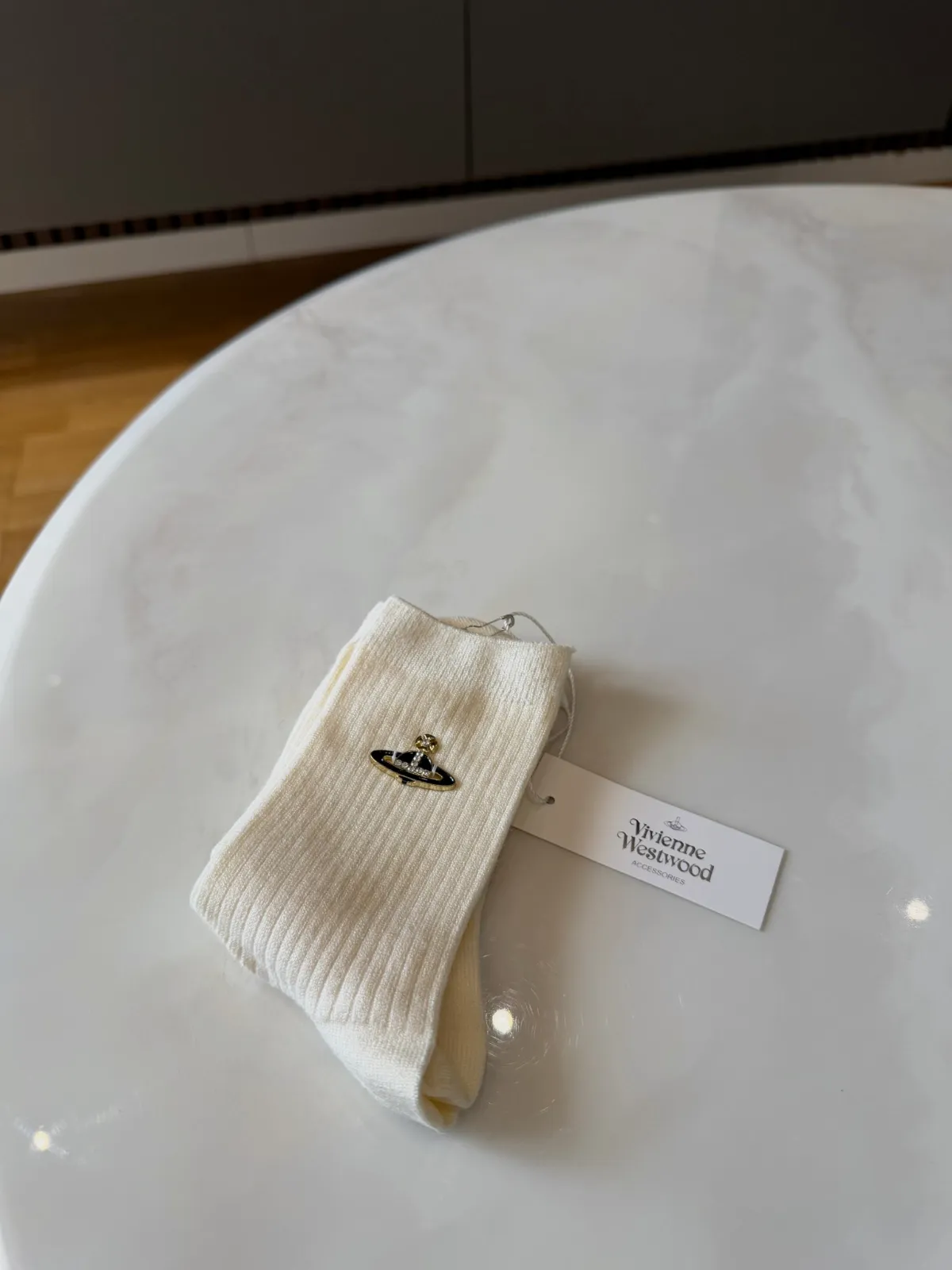 Chaussettes en maille Vivienne Westwood avec broche Orb – Vivienne Westwood – taille Taille unique 5
