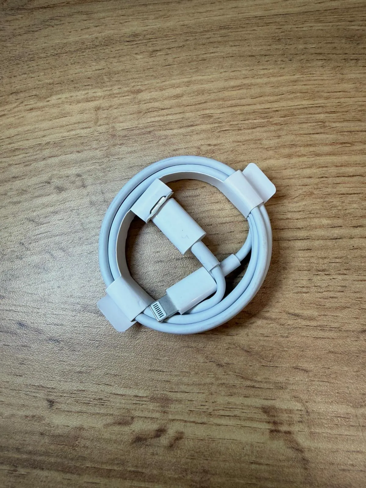 Câble de charge Lightning vers USB blanc – Apple 2