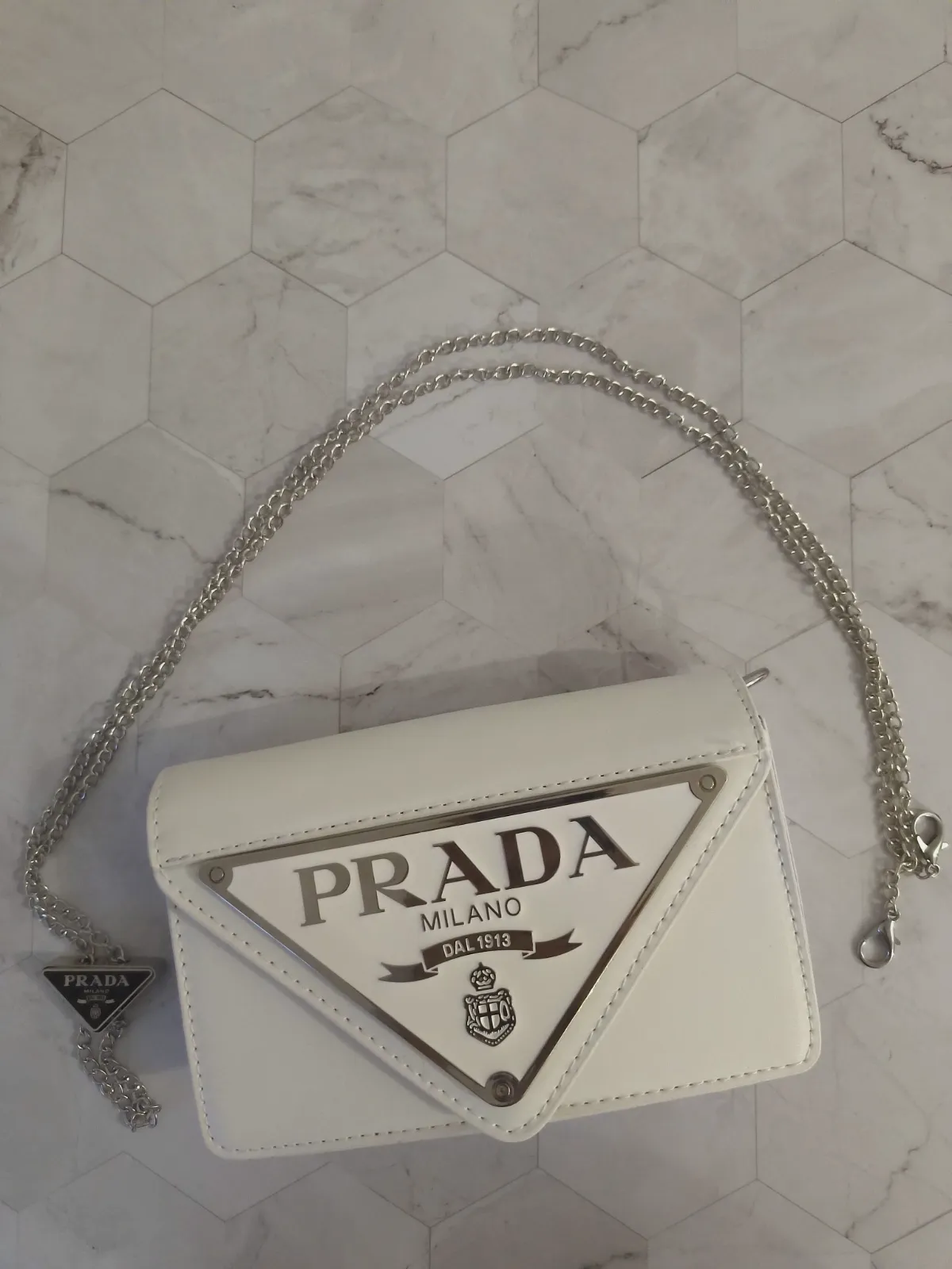 Sac bandoulière Prada blanc à chaîne – Prada – taille Taille unique 2