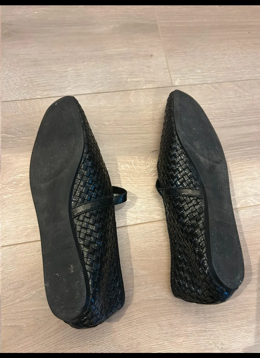 Chaussures à talons noirs et bleus tressés 3