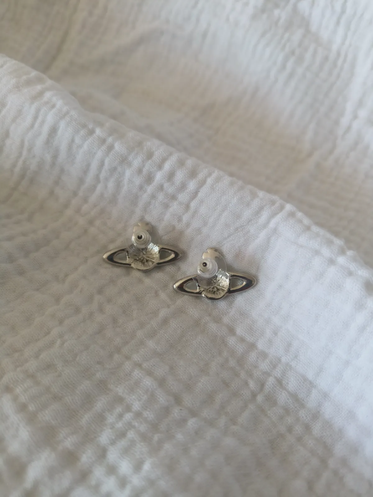 Boucles d'oreilles Vivienne Westwood neuves – Vivienne Westwood – taille Taille unique 7