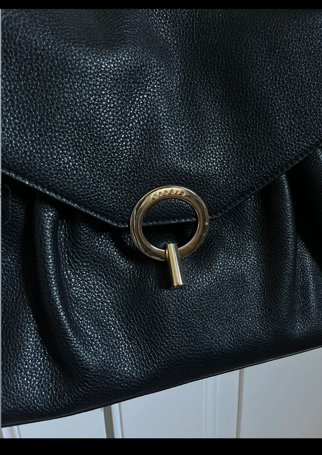 Sac à main noir chaîne dorée Sandro 2