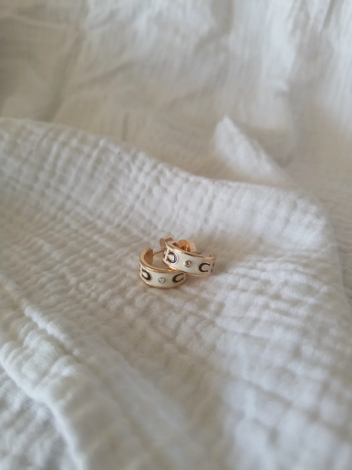 Boucles d'oreilles Vivienne Westwood neuves  – Coach 3