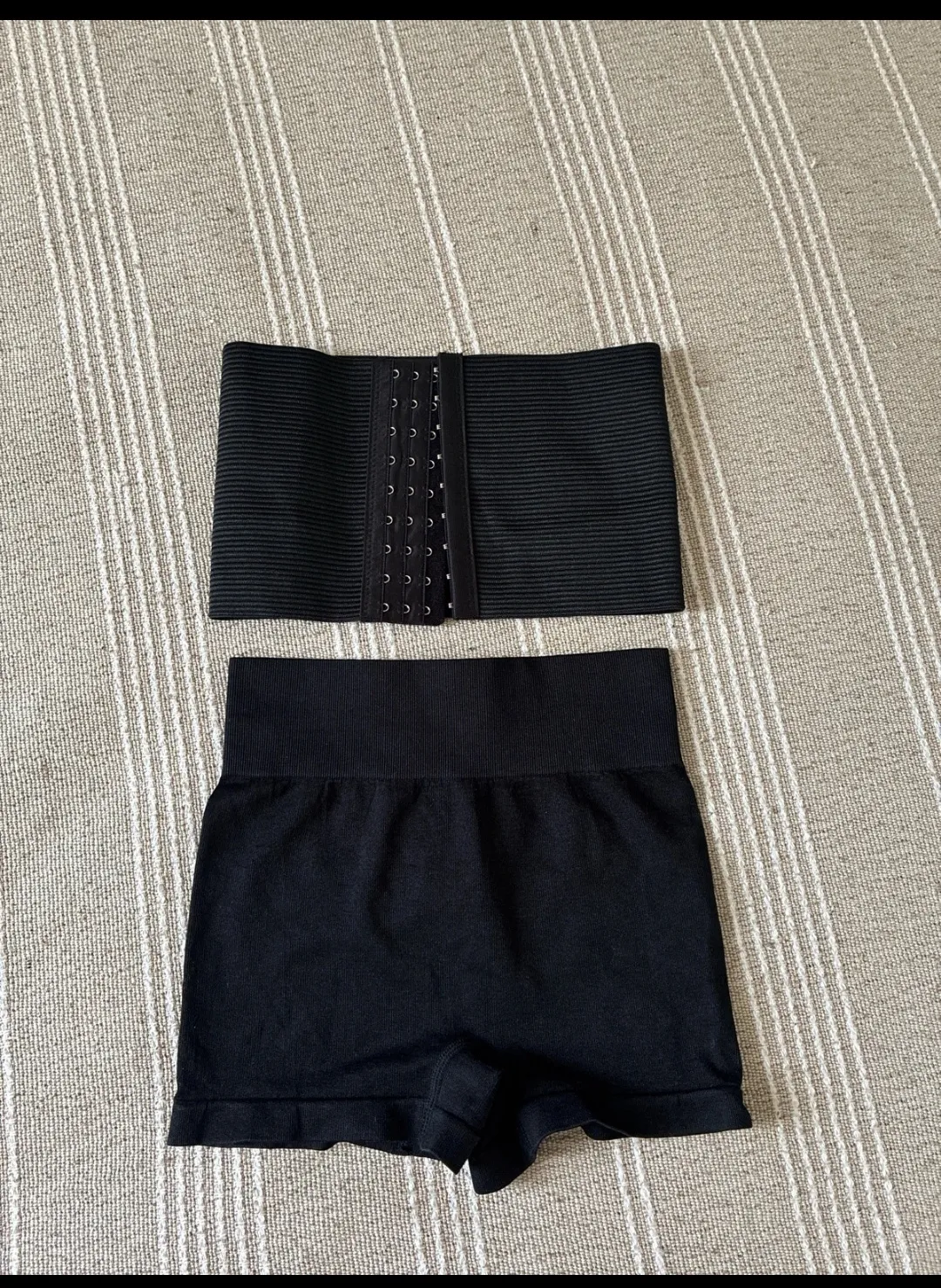 Lot 2 shorts gainants noirs femme