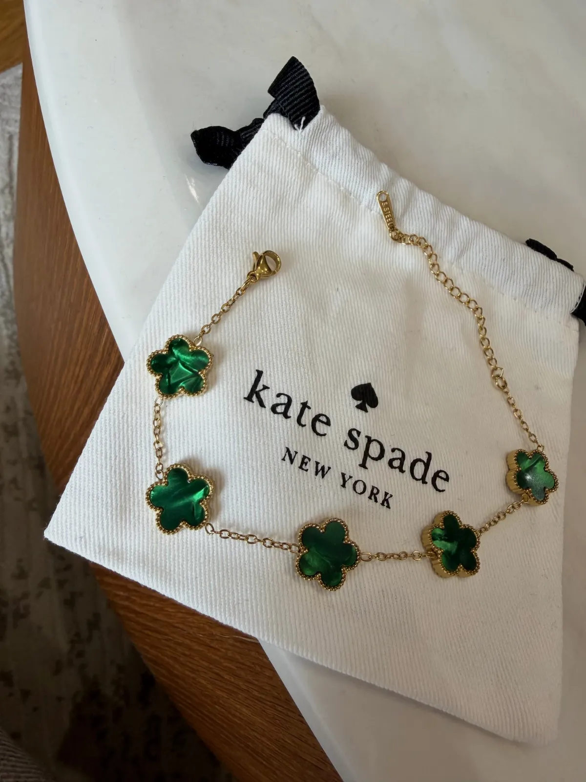 Bracelet Kate Spade motif trèfles verts et dorés – Kate Spade – taille Taille unique 4