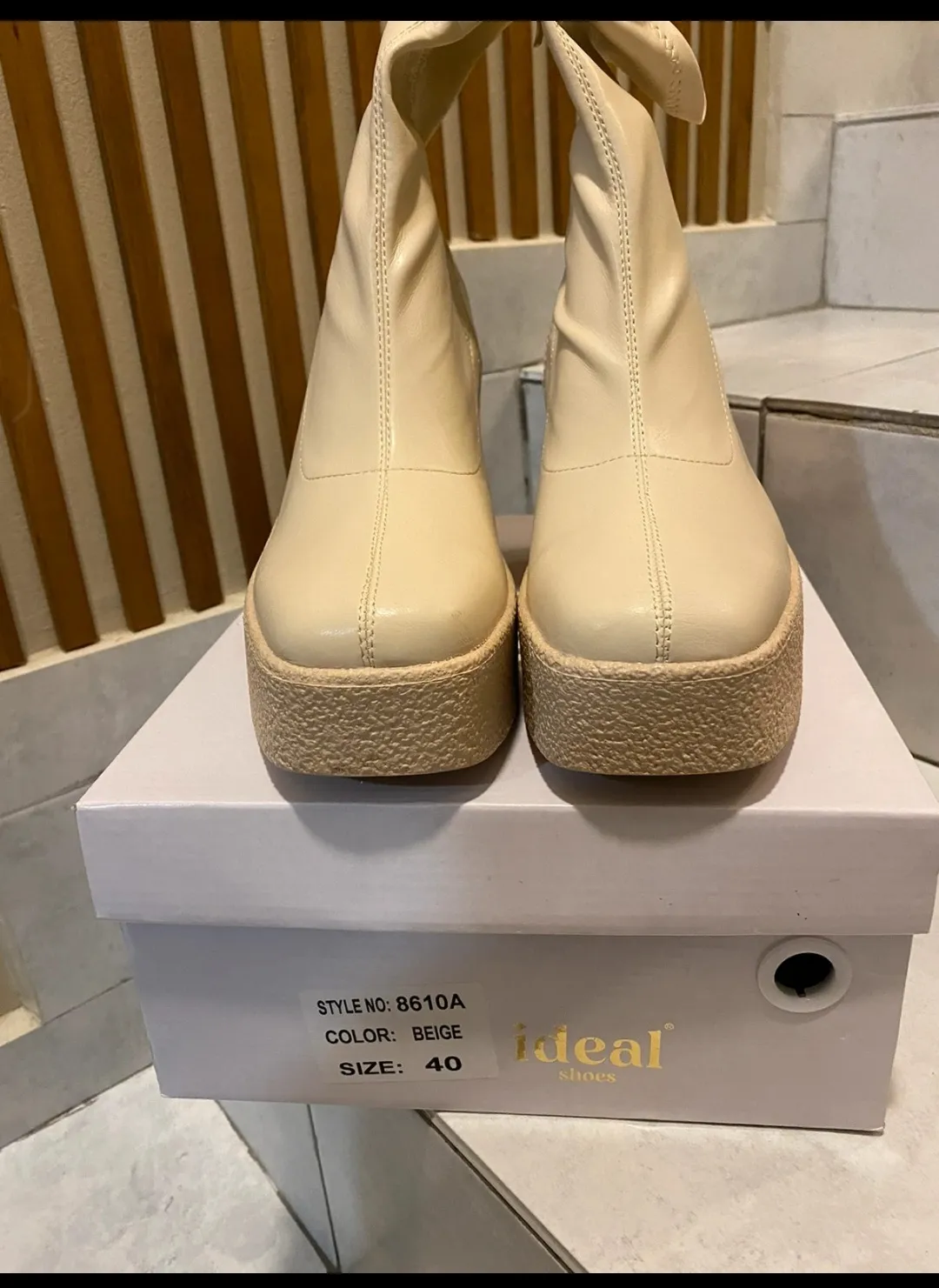 Bottines a plateforme Ideal Shoes beiges 3
