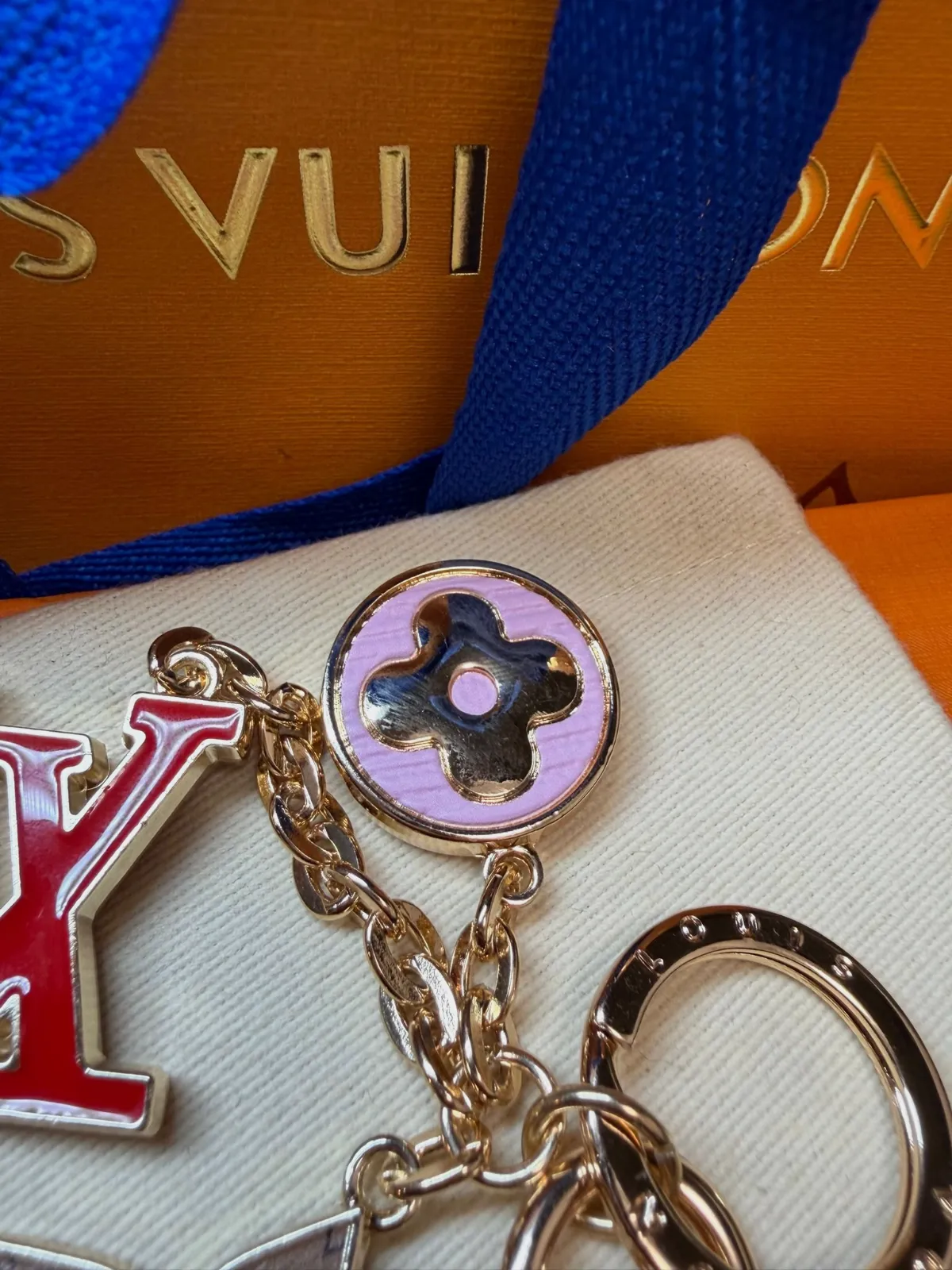 Bijou de sac porte-clés Louis Vuitton – Louis Vuitton – taille Taille unique 8
