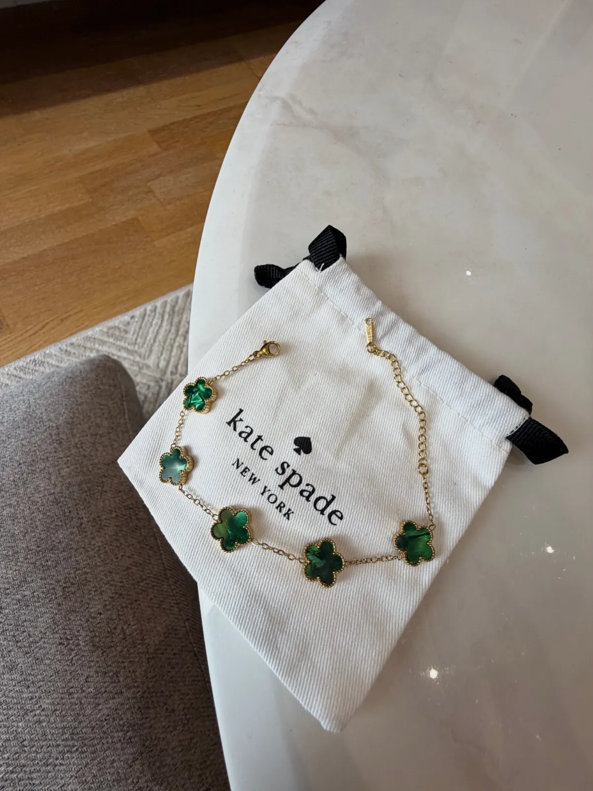 Bracelet Kate Spade motif trèfles verts et dorés – Kate Spade – taille Taille unique 7