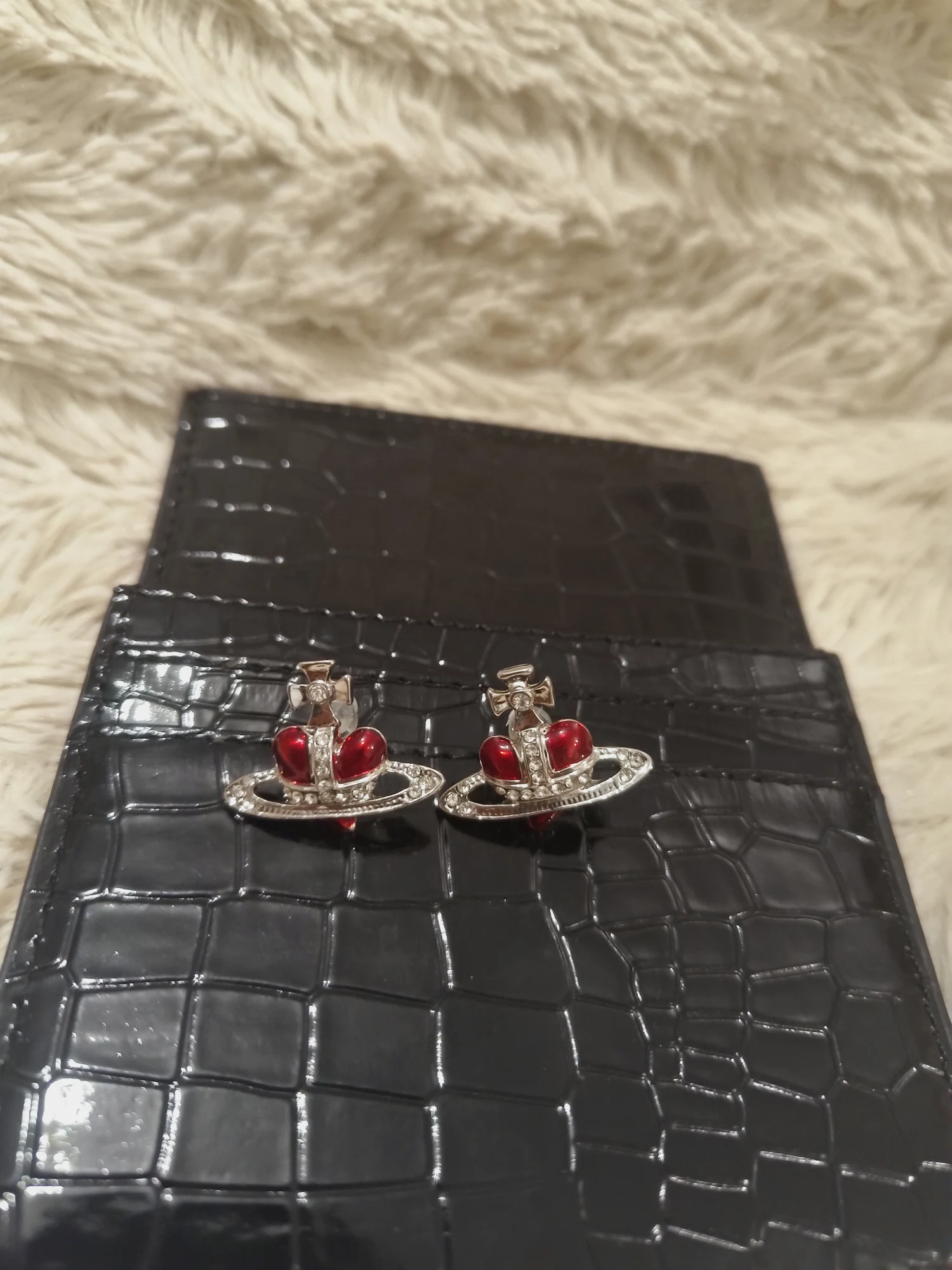 Boucles d'oreilles Vivienne Westwood Orbe cœur rouge