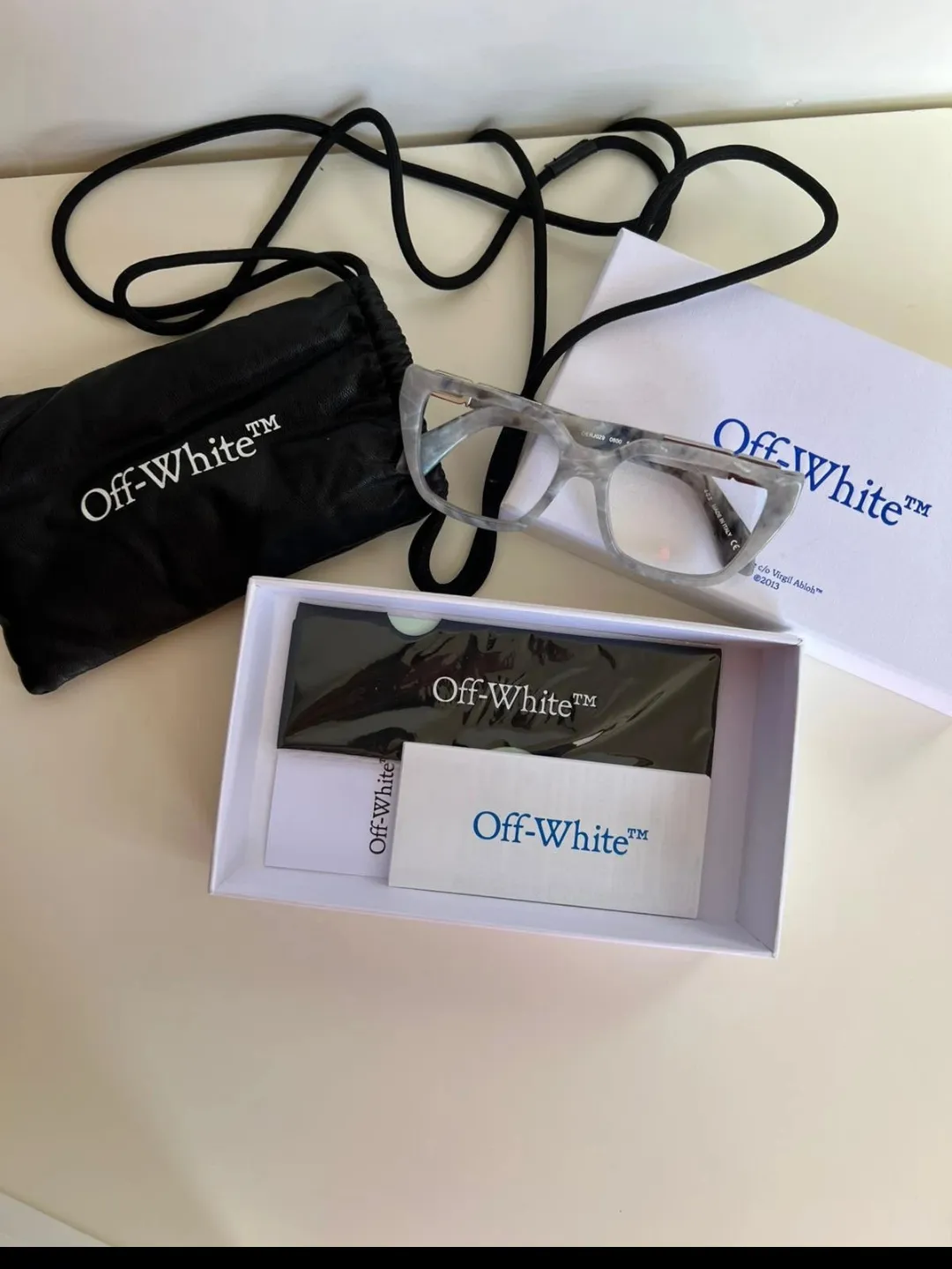 Lunettes Off-White monture translucide 5