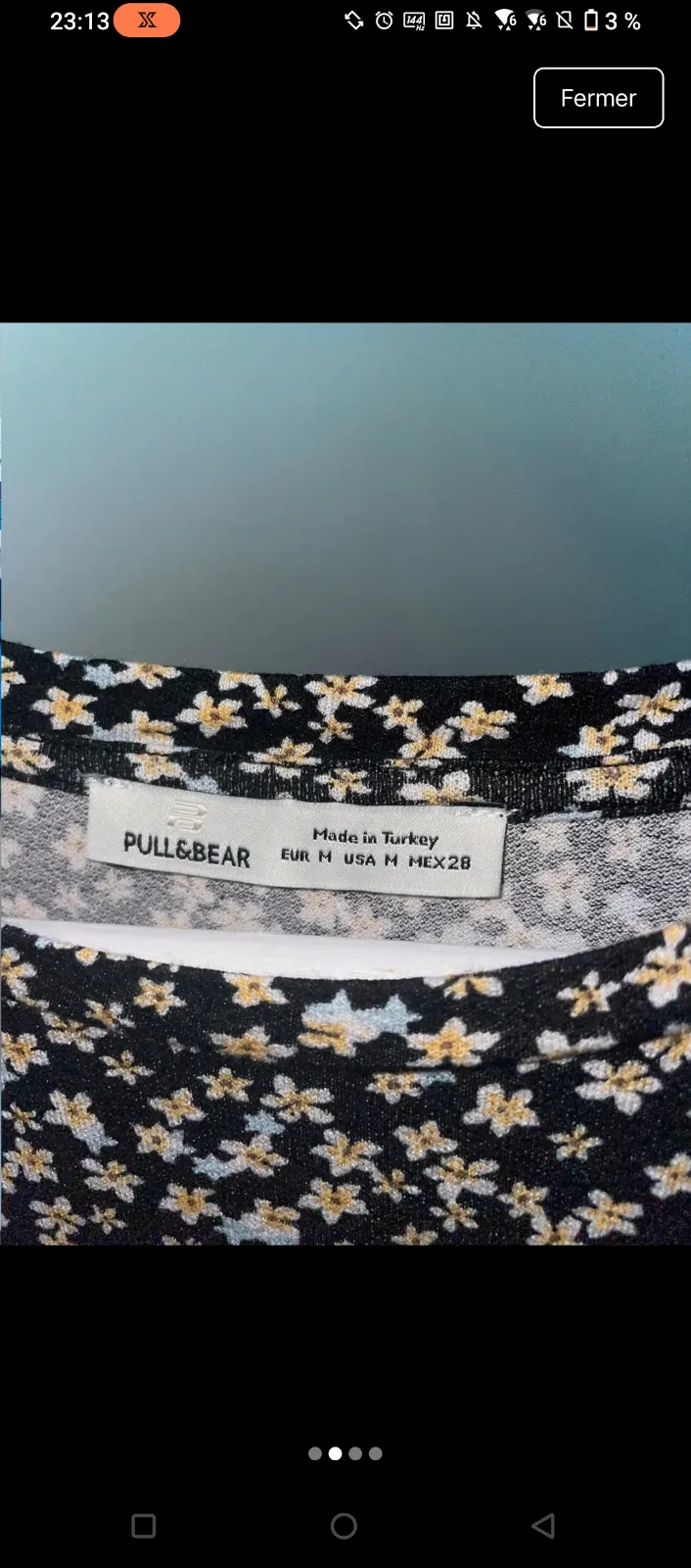T-shirt noir à fleurs blanches 6