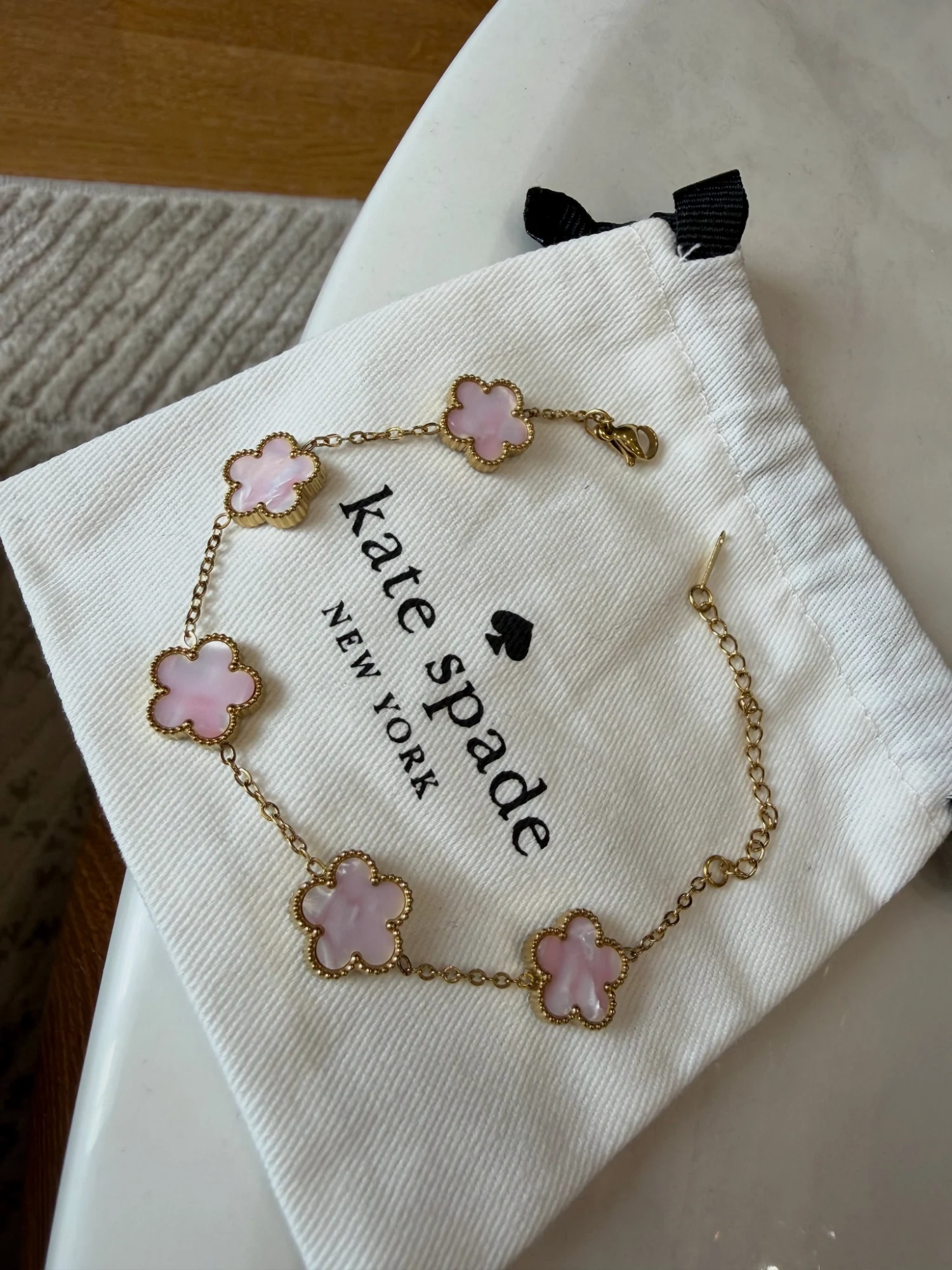 Bracelet Kate Spade à fleurs roses