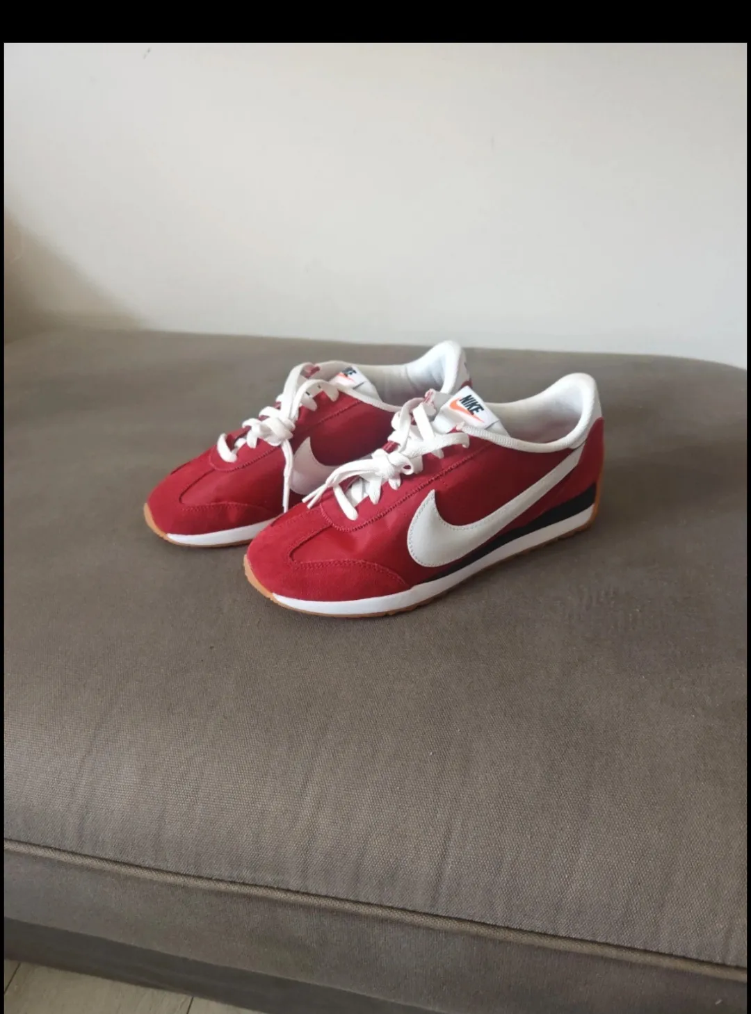 Nike pacific rouge et blanc adulte taille 40
