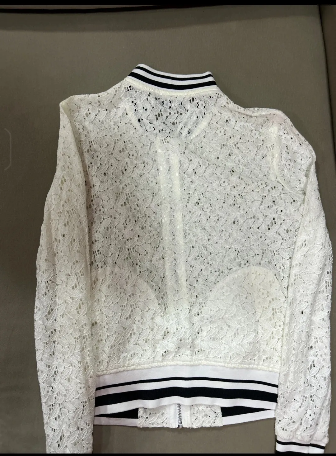 Veste bomber en dentelle blanche FB Sister H&M 2