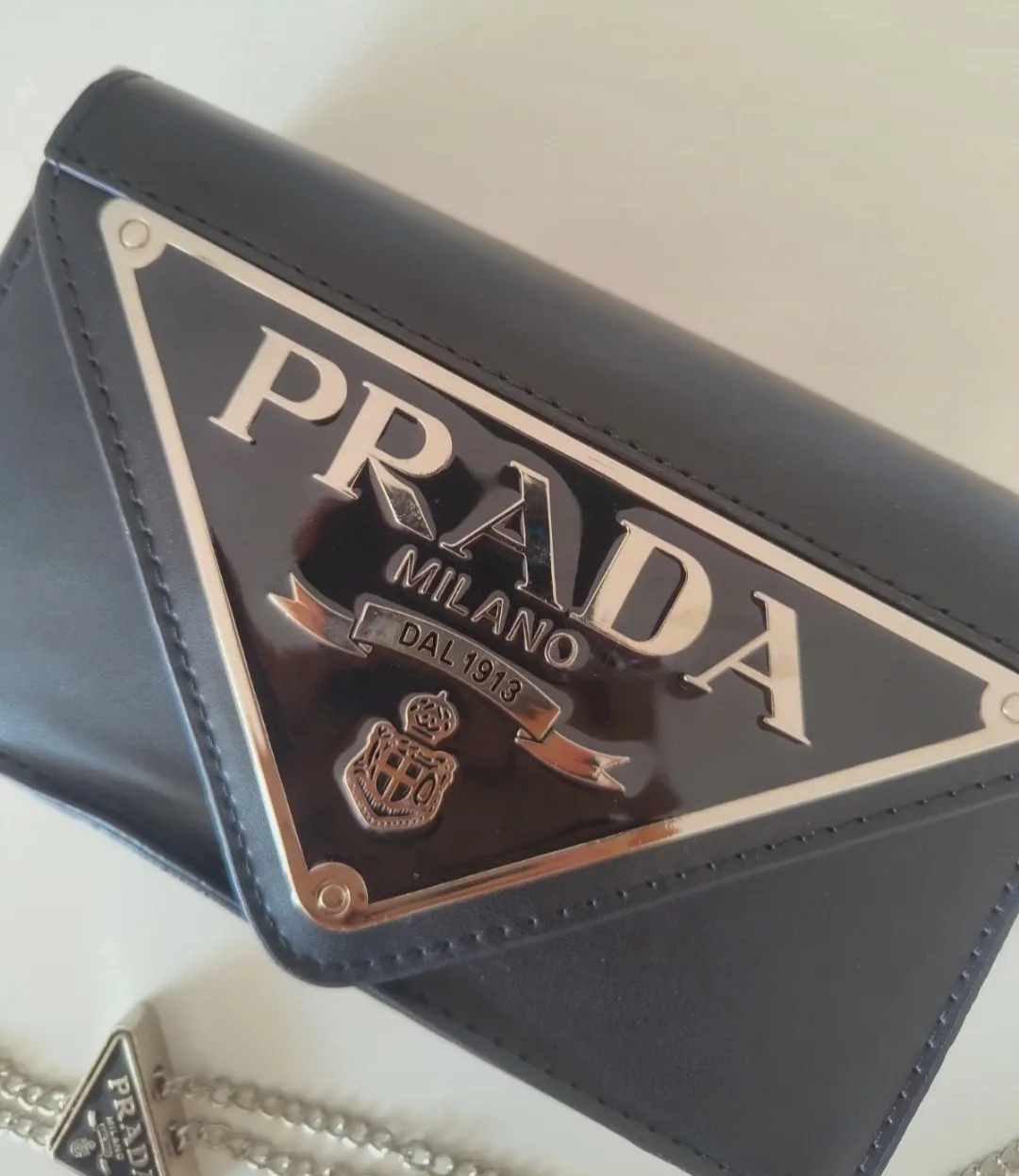 Portefeuille Prada Milano noir chaîne 3