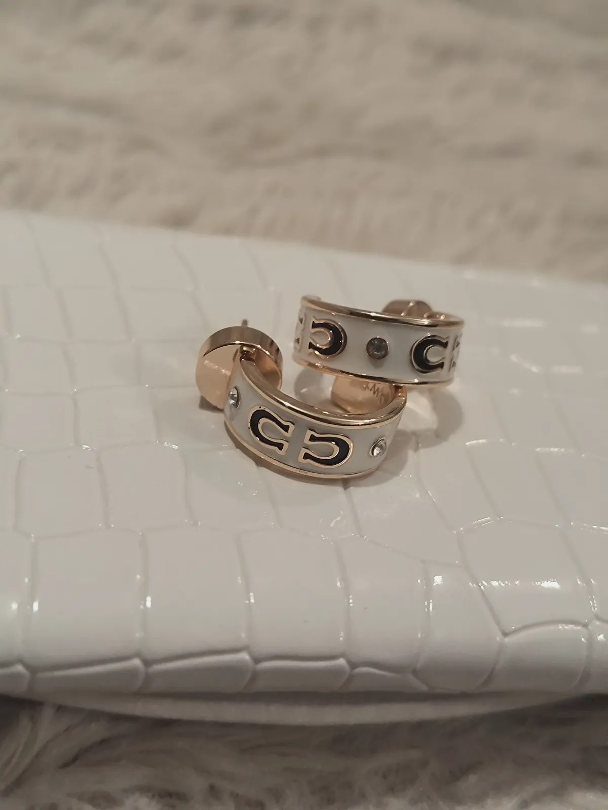 Boucles d'oreilles créoles Coach émail blanc – Coach – taille Taille unique 3