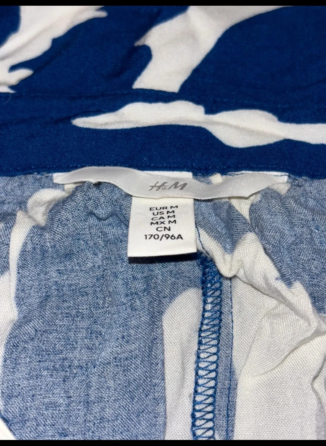 Robe longue bleue motifs blancs 2