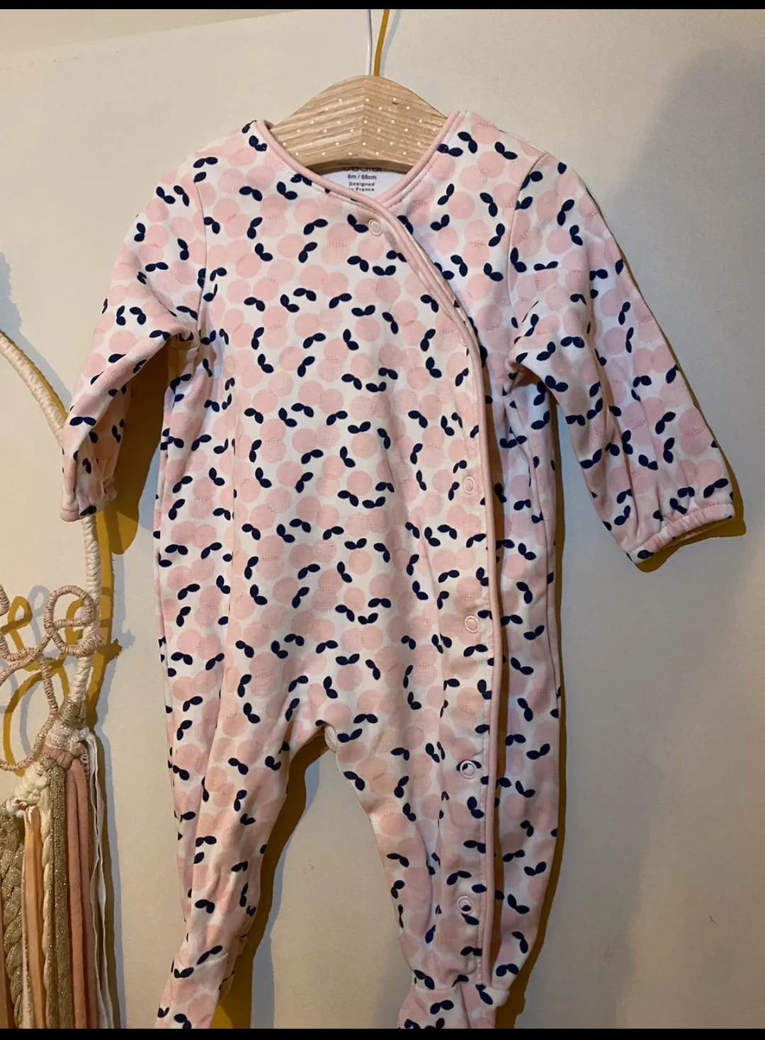 Pyjama bébé ouverture croisée motif pois et feuilles