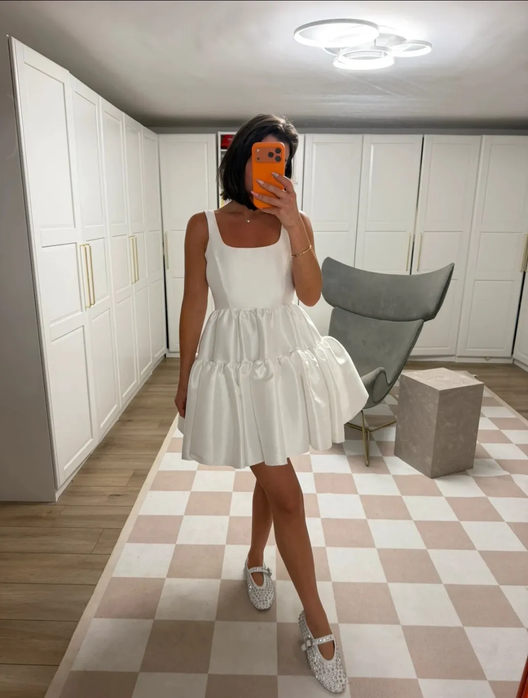 Robe blanche courte à volants Asos