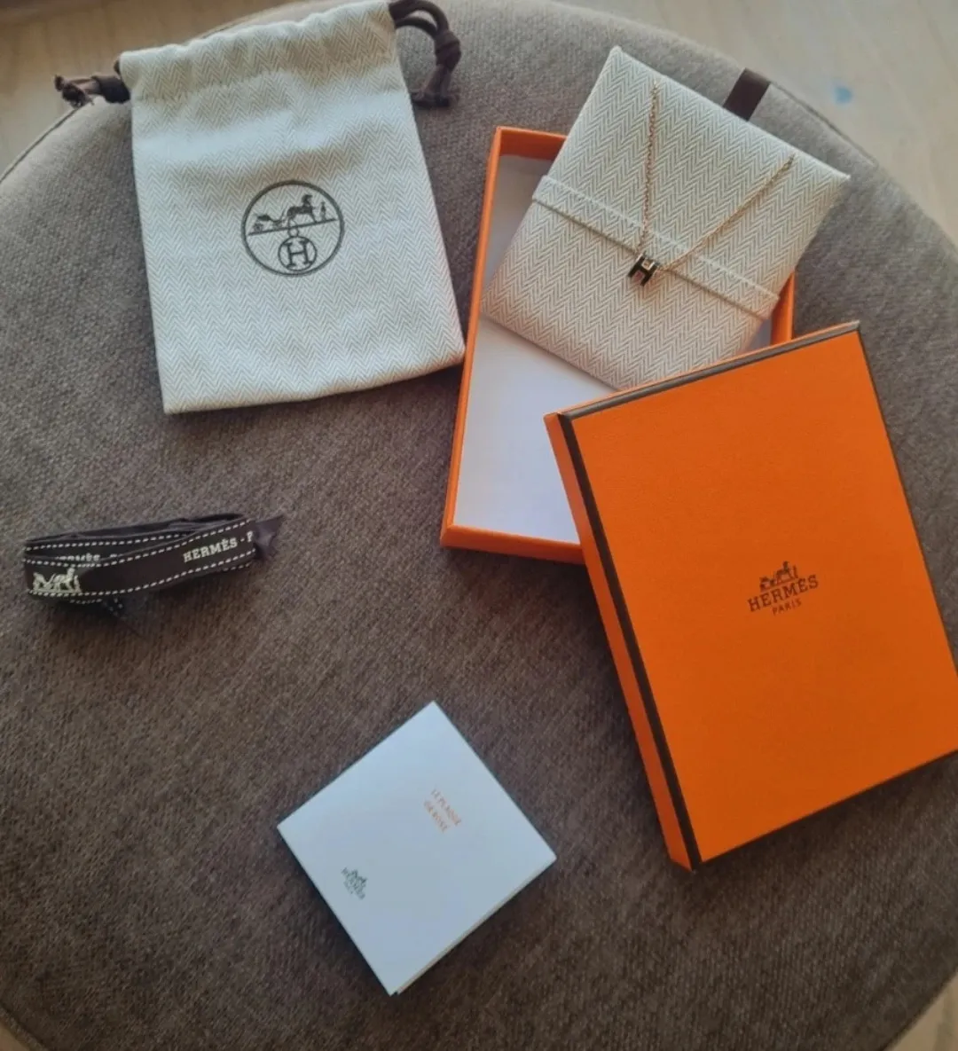 Collier Hermès chaîne fine or rose 7