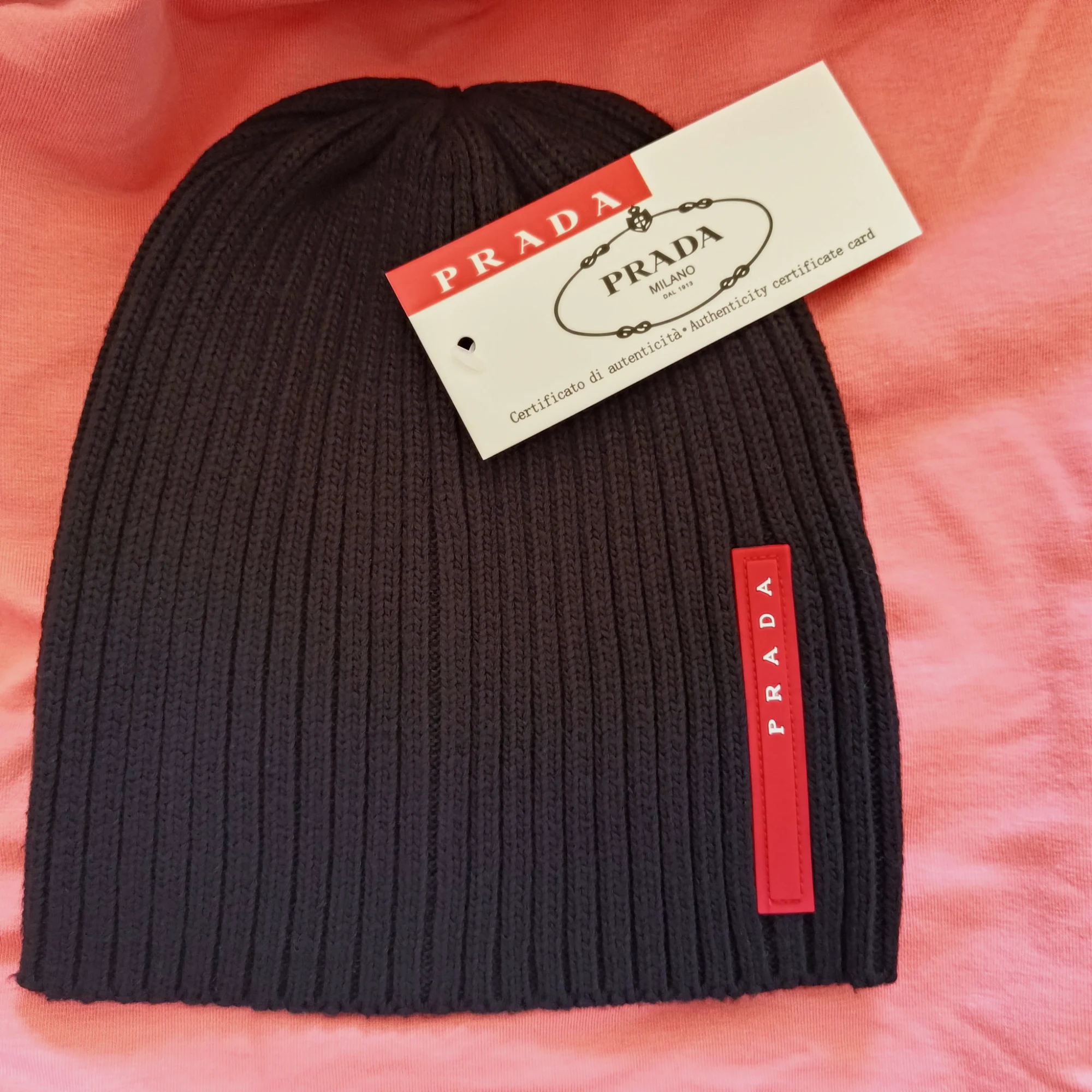 Bonnet en maille côtelée Prada noir