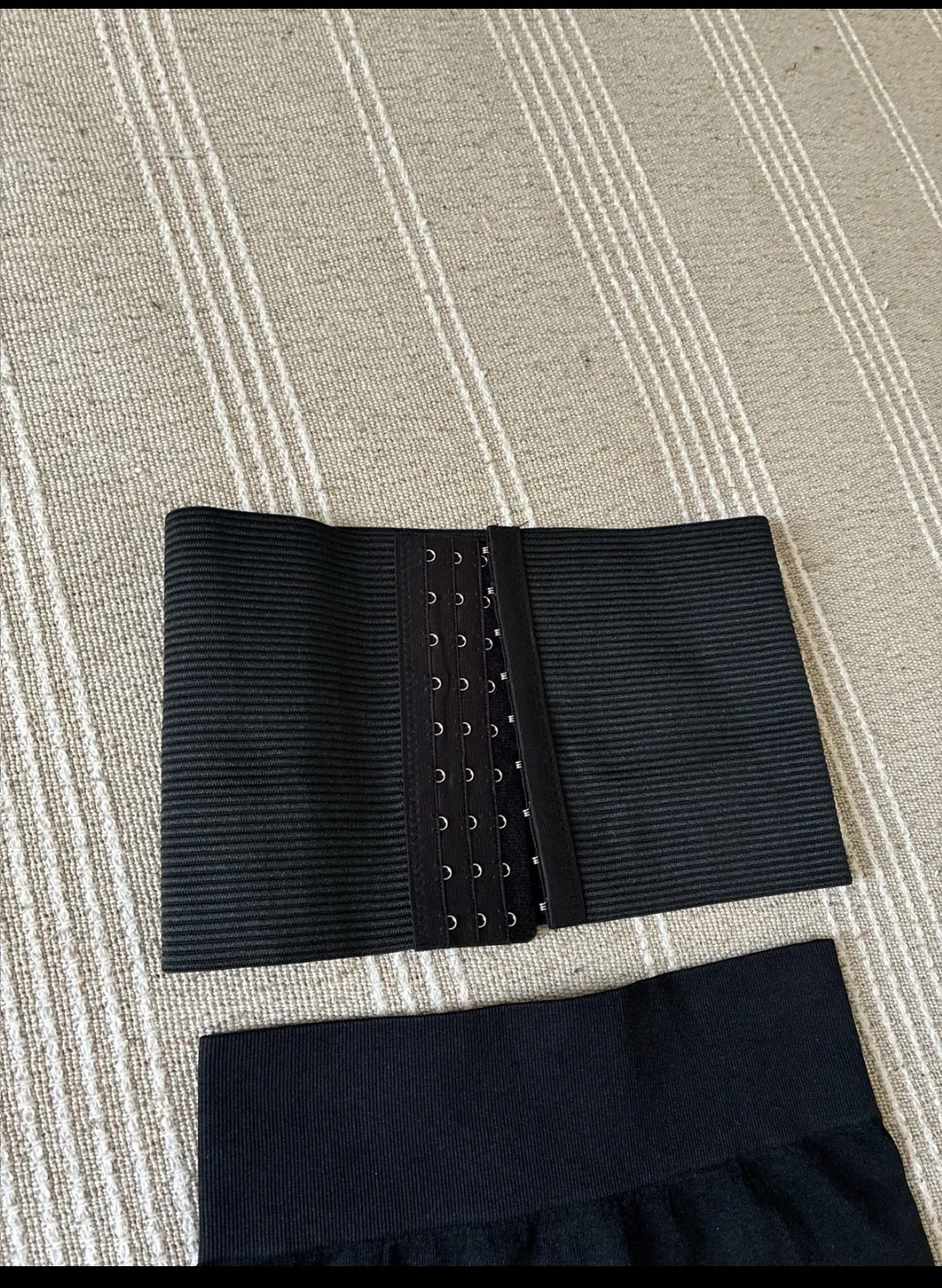 Lot 2 shorts gainants noirs femme 2