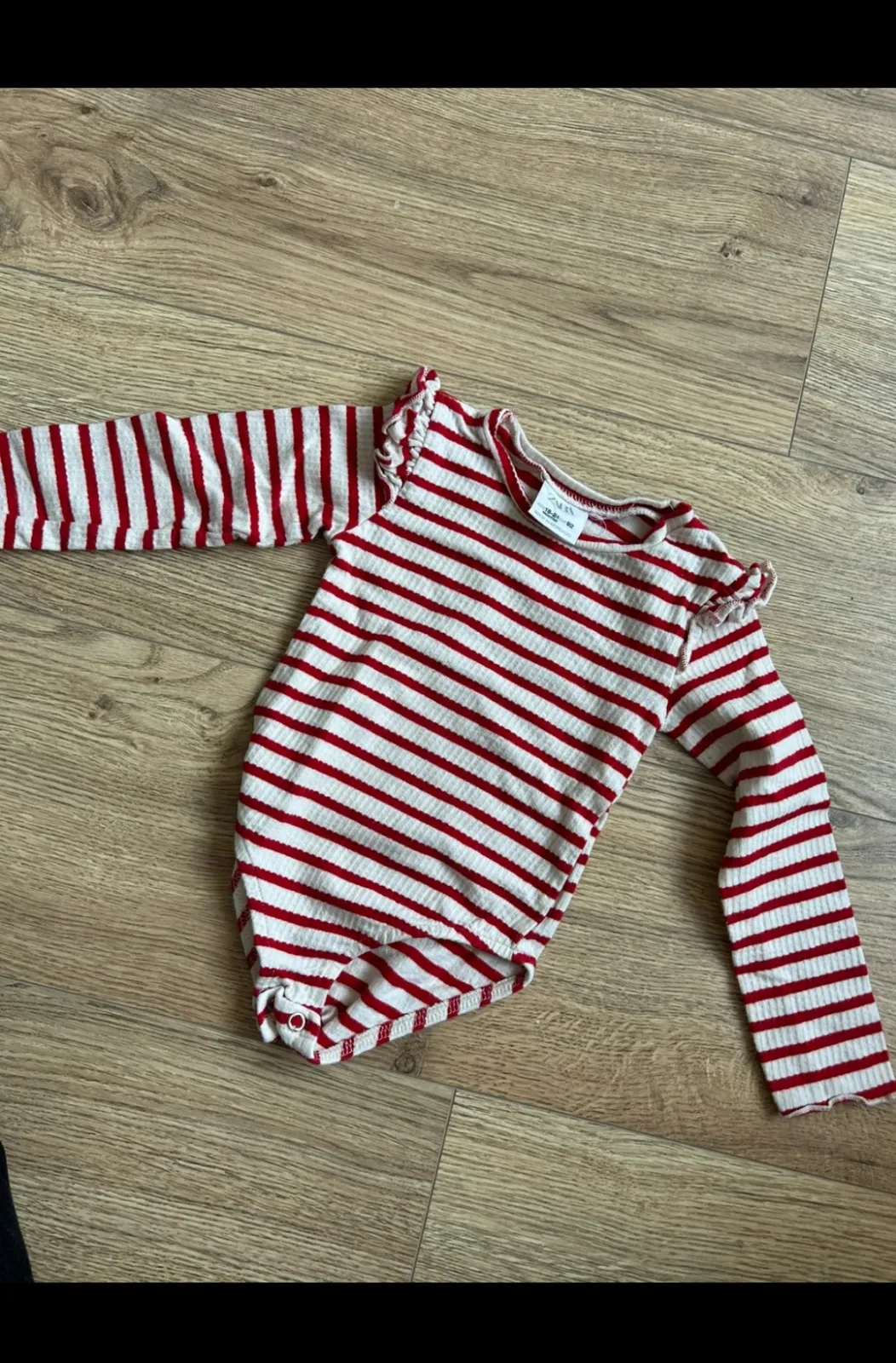 Body bébé rayé rouge et blanc
