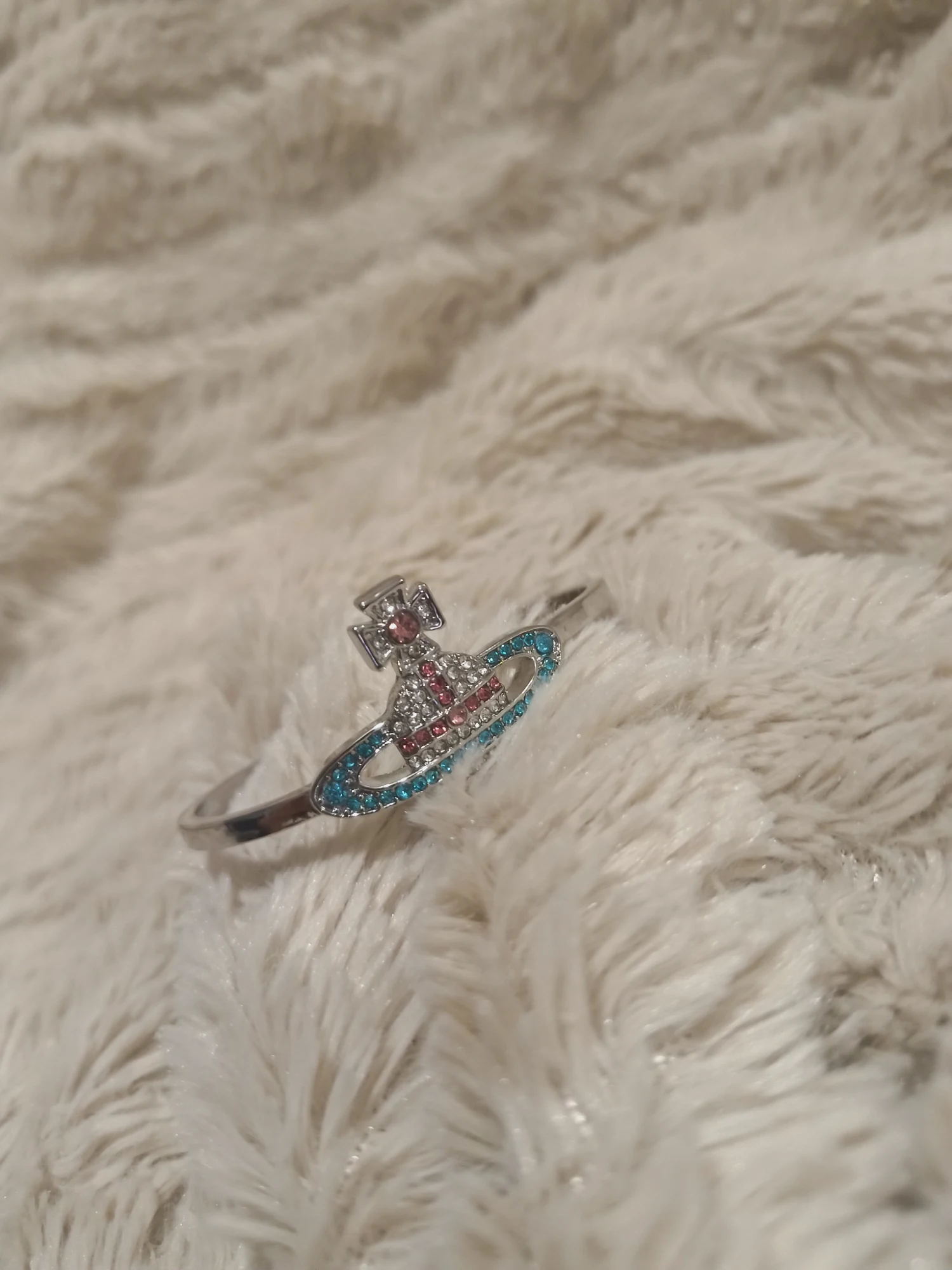 Bracelet jonc Vivienne Westwood avec orbe strassé – Vivienne Westwood – taille Taille unique