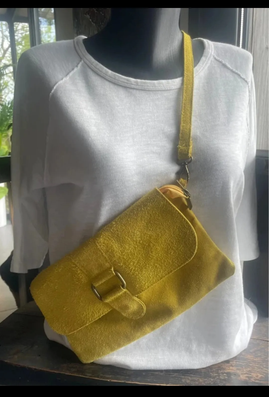 Sac bandoulière cuir jaune moutarde