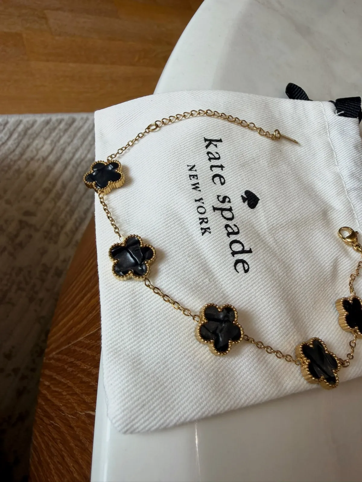 Collier Kate Spade doré trèfles noirs – Kate Spade – taille Taille unique 2