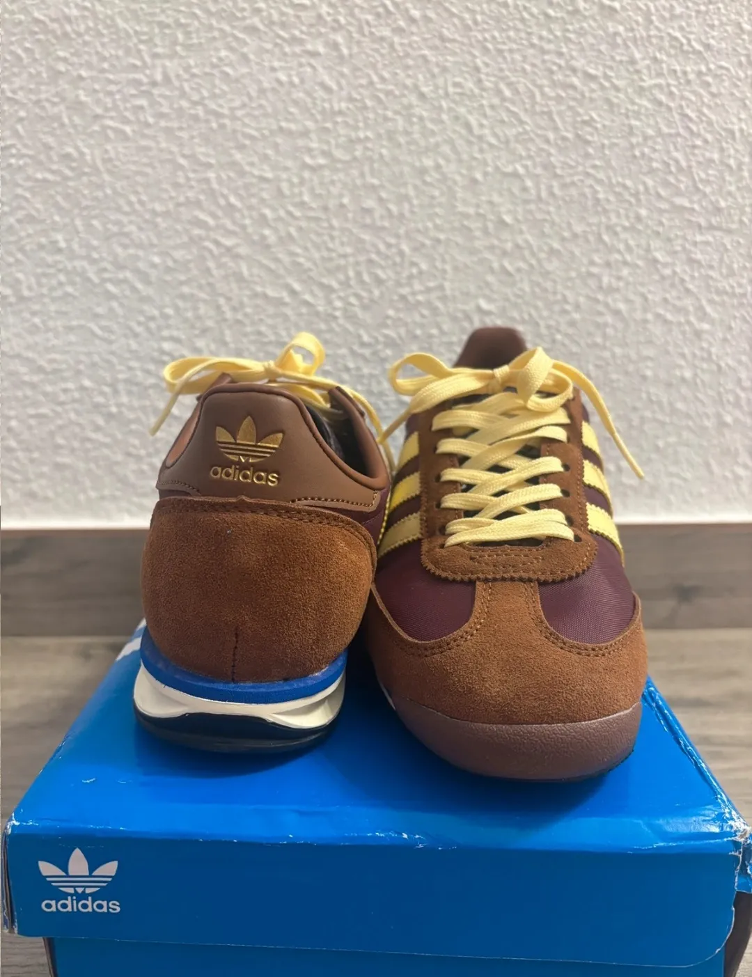 Adidas sneaker vintage marron jaune bleu 2
