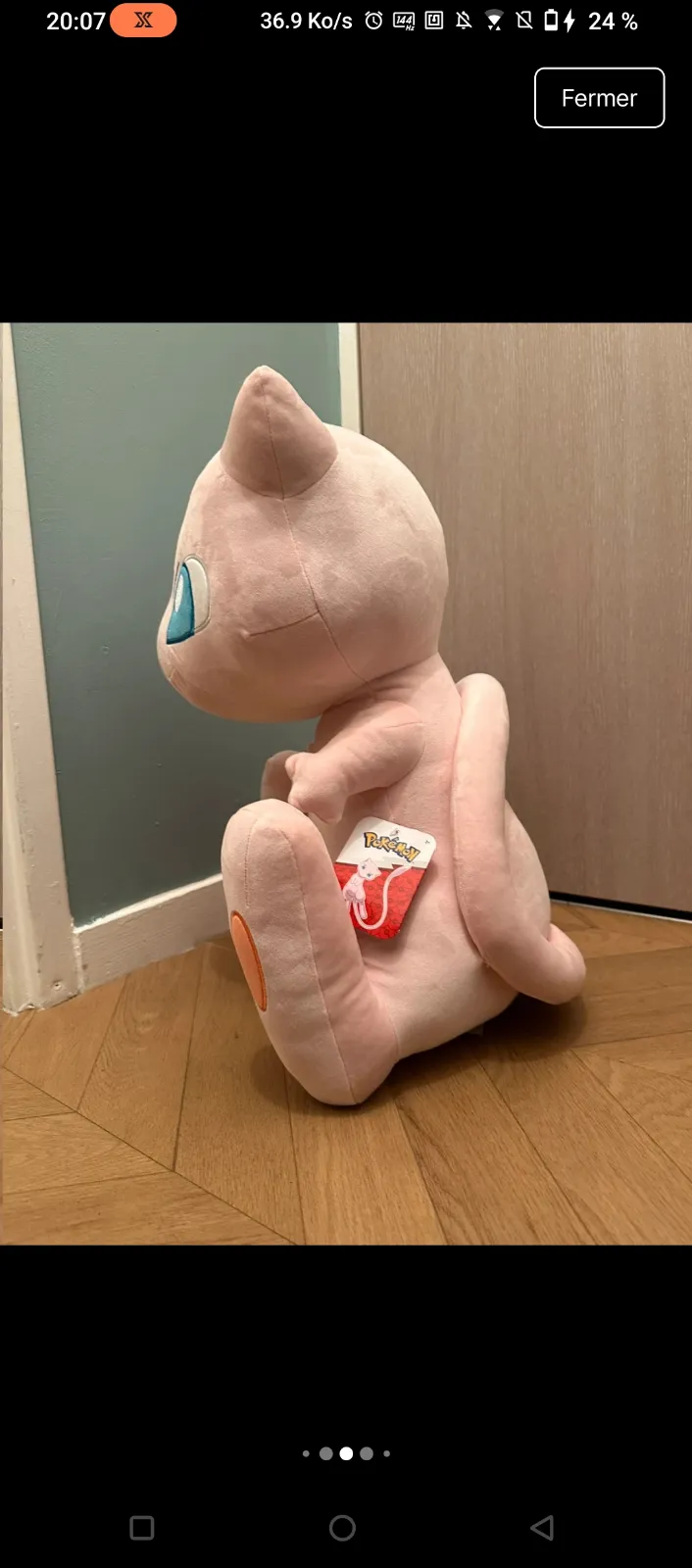 Peluche Mew Pokémon rose et blanche 2