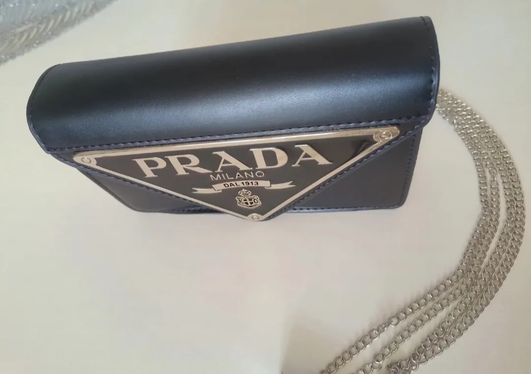 Portefeuille Prada Milano noir chaîne 7