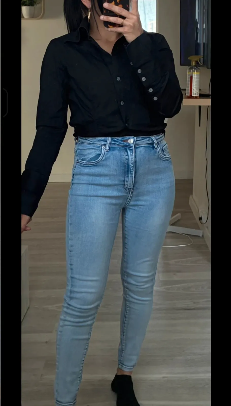 Chemise noire manches longues boutons 4