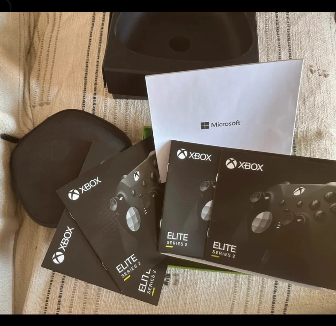Manette Xbox One noire avec étui 8