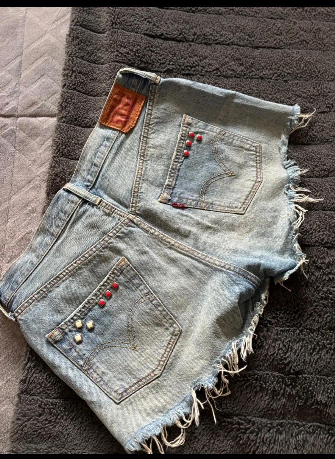 Short en jean brodé motifs géométriques 2