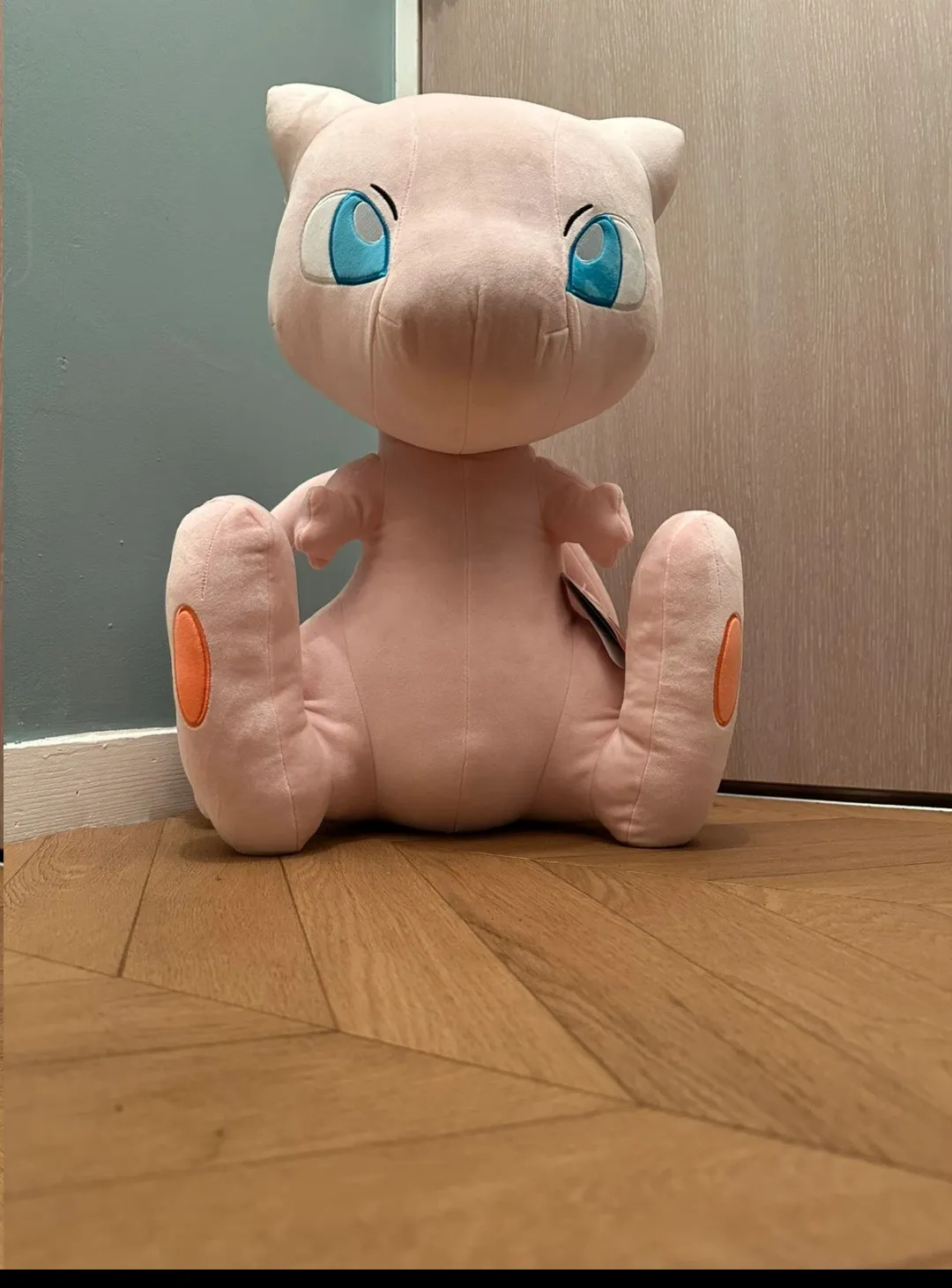 Peluche Mew Pokémon rose et blanche 3