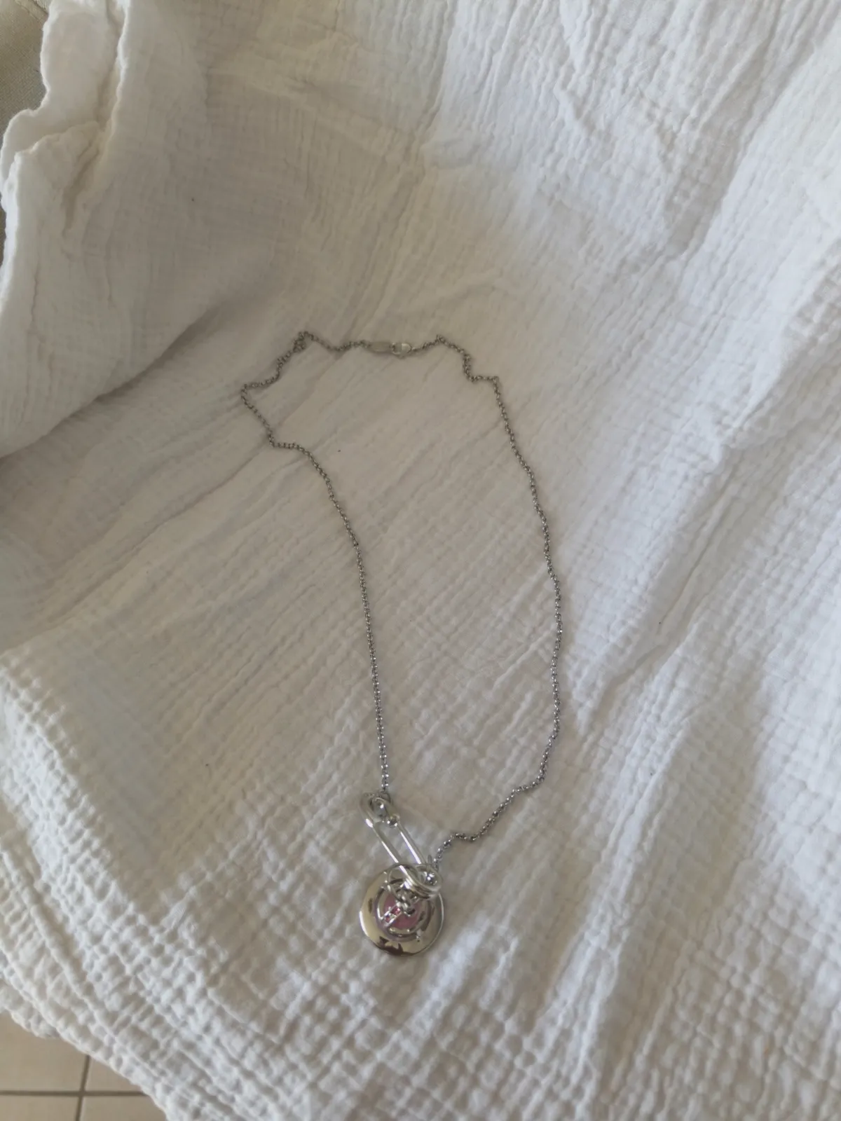 Collier Vivienne Westwood neuf en parfaite état – Vivienne Westwood 8