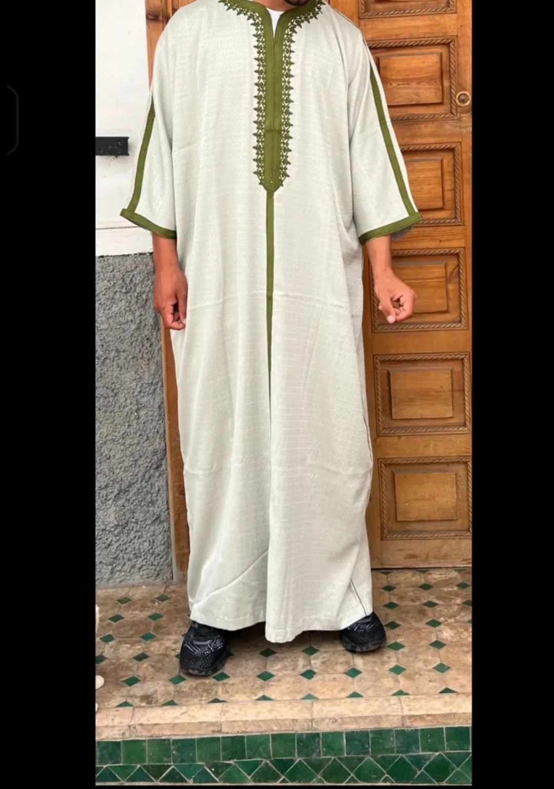 Gandoura traditionnelle blanche broderie verte