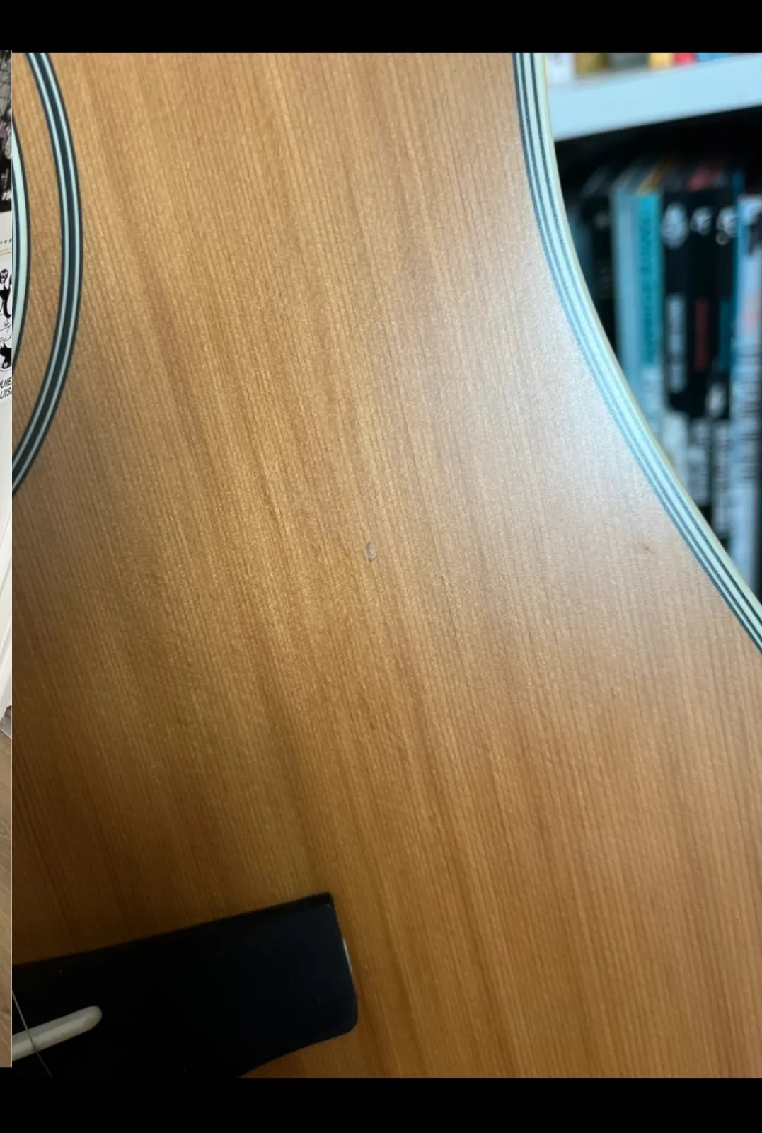 Guitare acoustique bois naturel 5