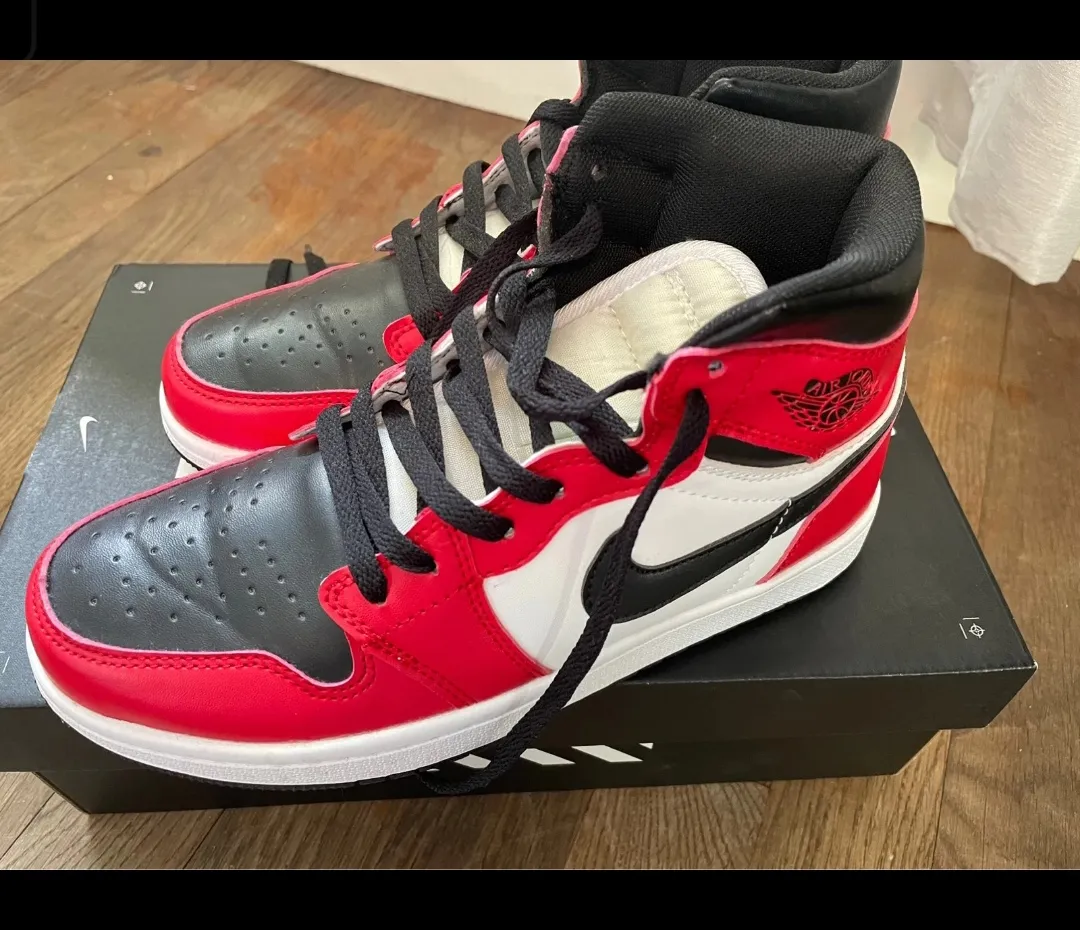 Nike Air Jordan 1 Rouge Noir Blanc 2