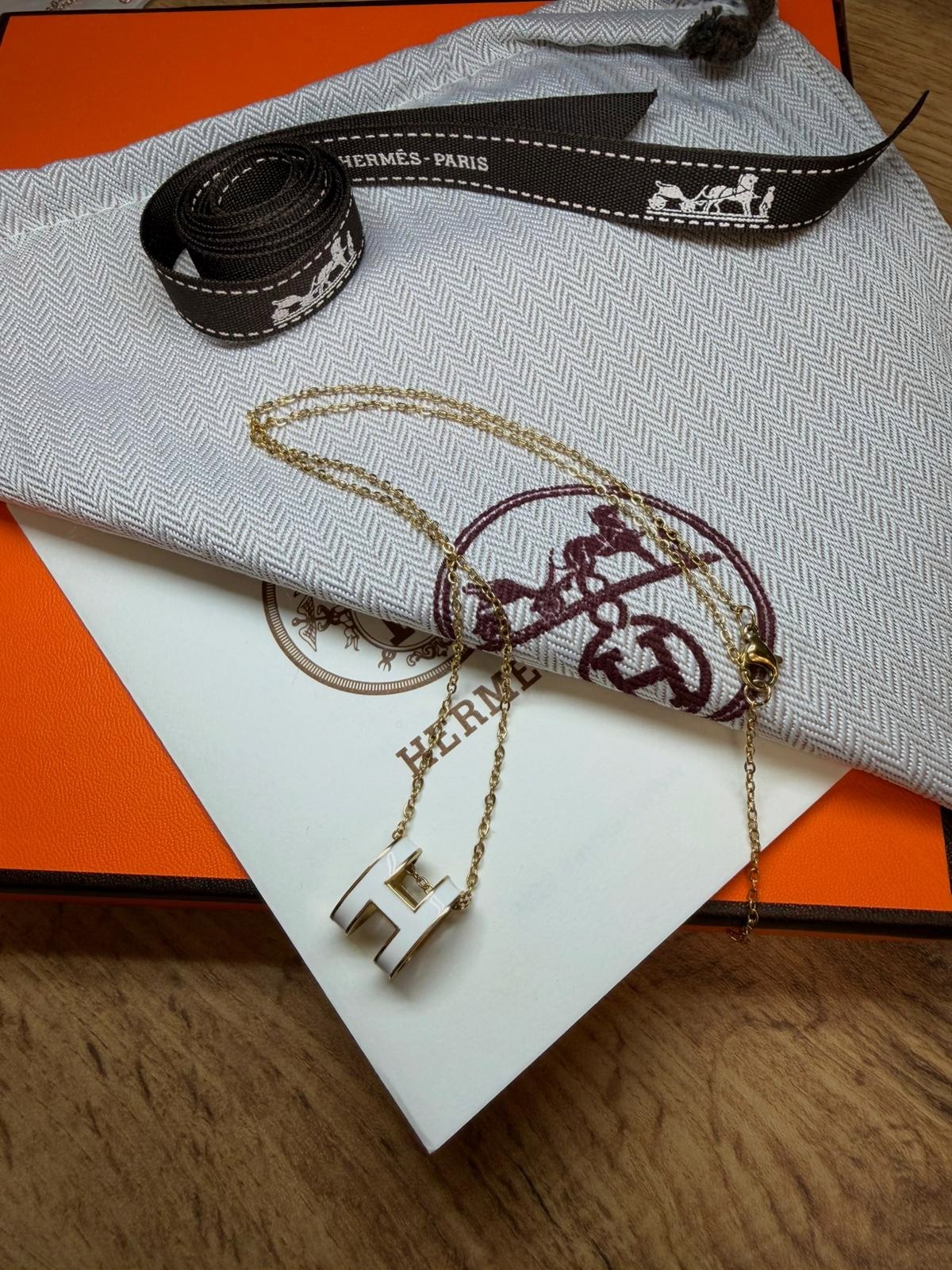 Pendentif Hermès Pop H blanc et doré