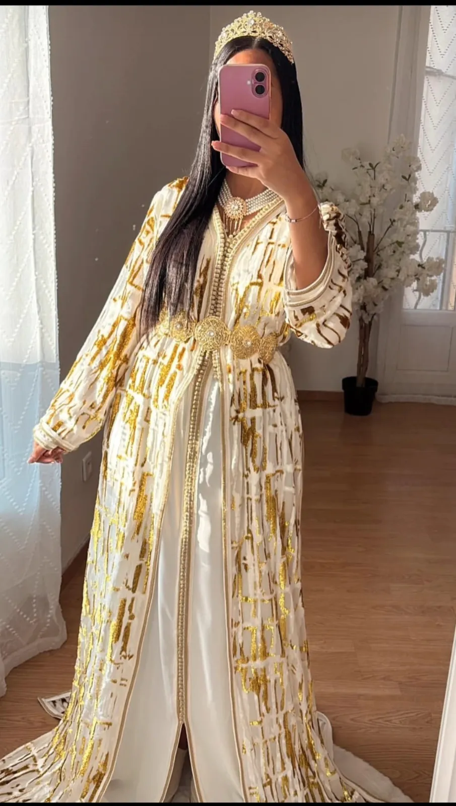 Caftan doré mariage orienté luxe