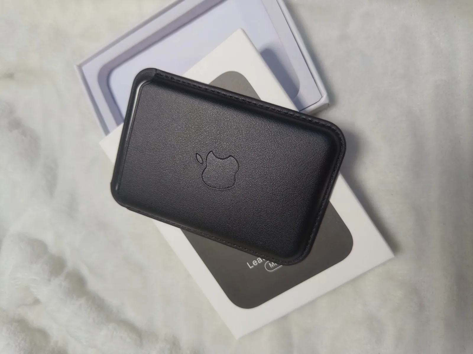 Porte-cartes Magsafe Apple en cuir noir – Apple 4