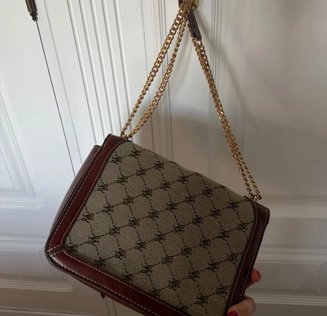 Sac à main chaîne motif monogramme bordeaux 4