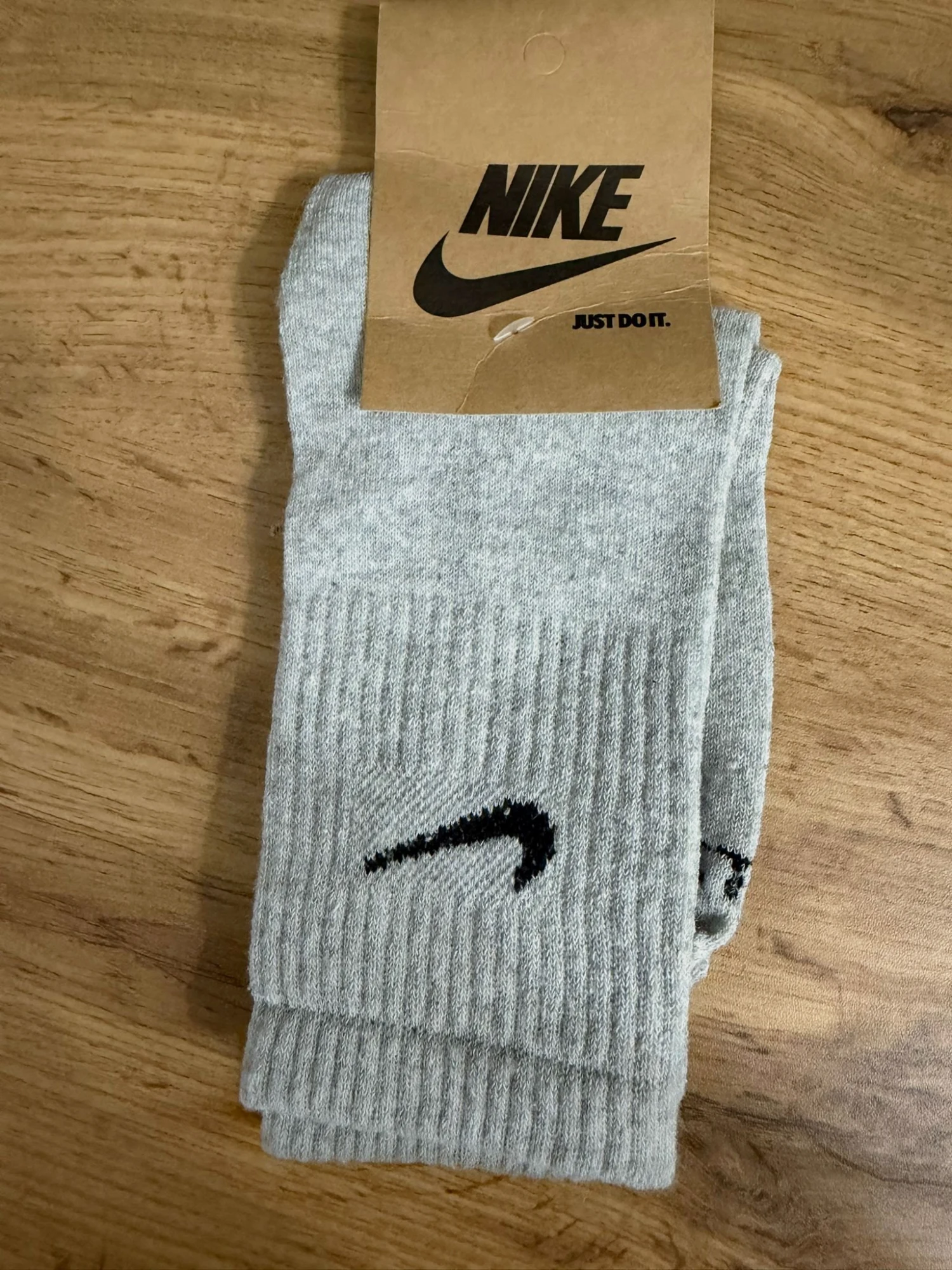 Chaussettes hautes Nike en maille grise